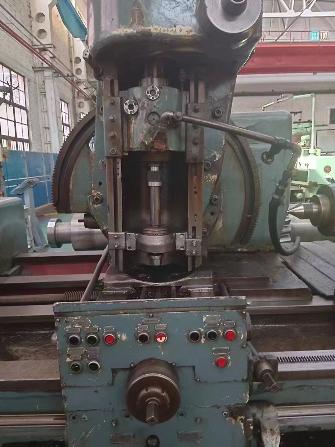 俄羅斯 臥式滾齒機(jī)5B370、加工直徑：800mm、